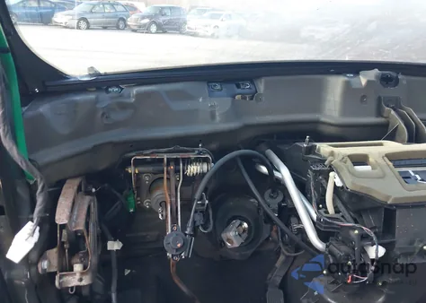 2013 Chrysler 300C John Varvatos Limited Edition из США, поврежденный, VIN 2C3CCADT6DH740978